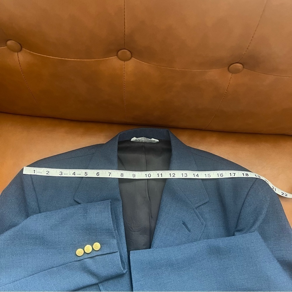 Stafford Men’s Wool Blend 2 Gold Metal Buttons Blue Blazer Sport Coat Size 42S - Picture 7 of 16